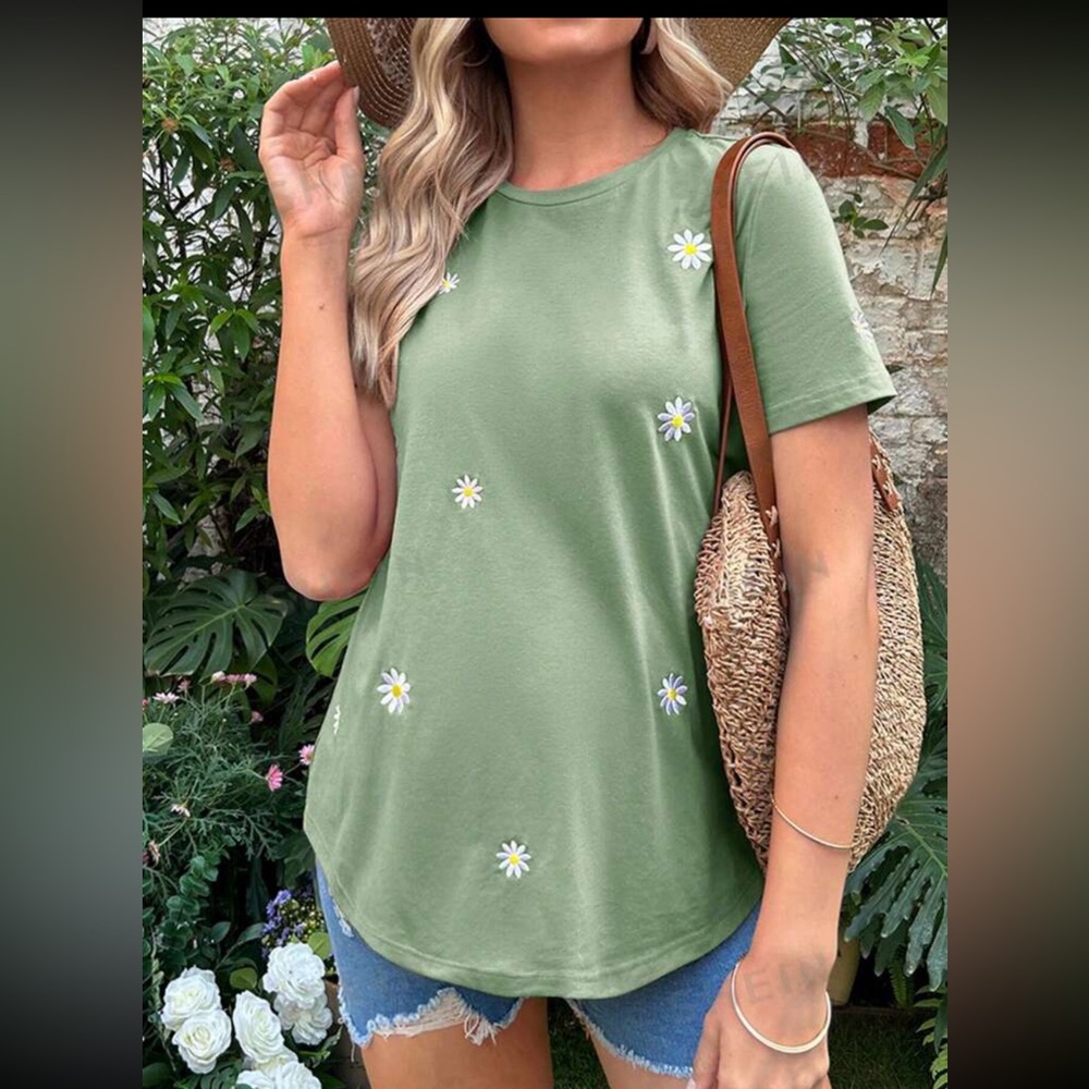 Maternity Embroidery Floral Pattern Curved Hem Tee